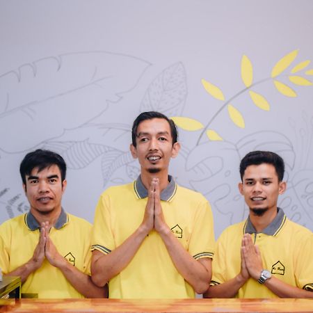 Aur Kuning Hostel Syariah บูกิตติงกี ภายนอก รูปภาพ