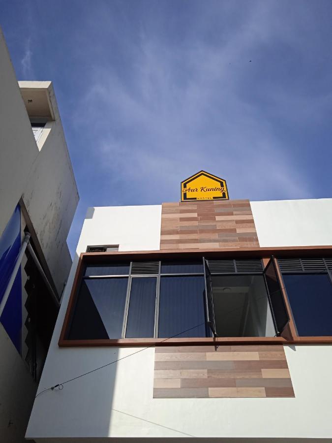 Aur Kuning Hostel Syariah บูกิตติงกี ภายนอก รูปภาพ