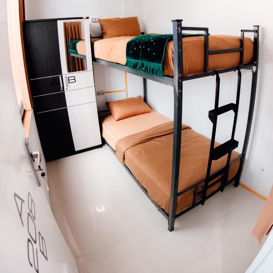Aur Kuning Hostel Syariah บูกิตติงกี ภายนอก รูปภาพ