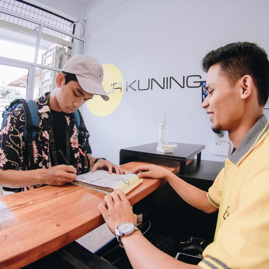 Aur Kuning Hostel Syariah บูกิตติงกี ภายนอก รูปภาพ