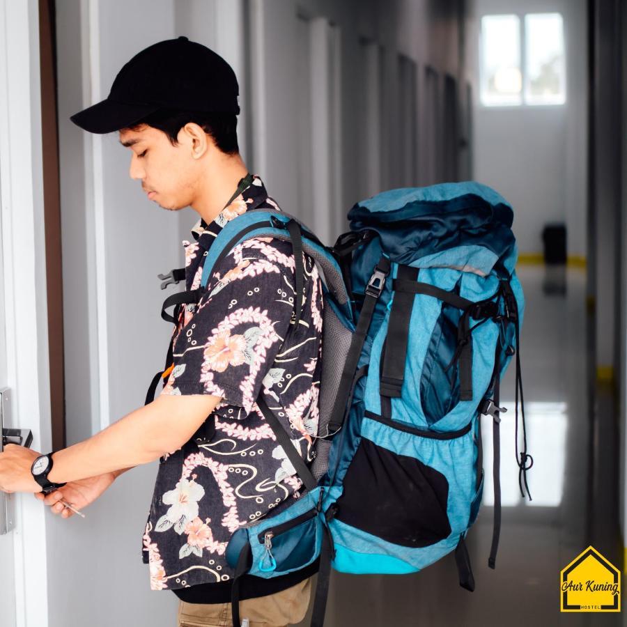 Aur Kuning Hostel Syariah บูกิตติงกี ภายนอก รูปภาพ
