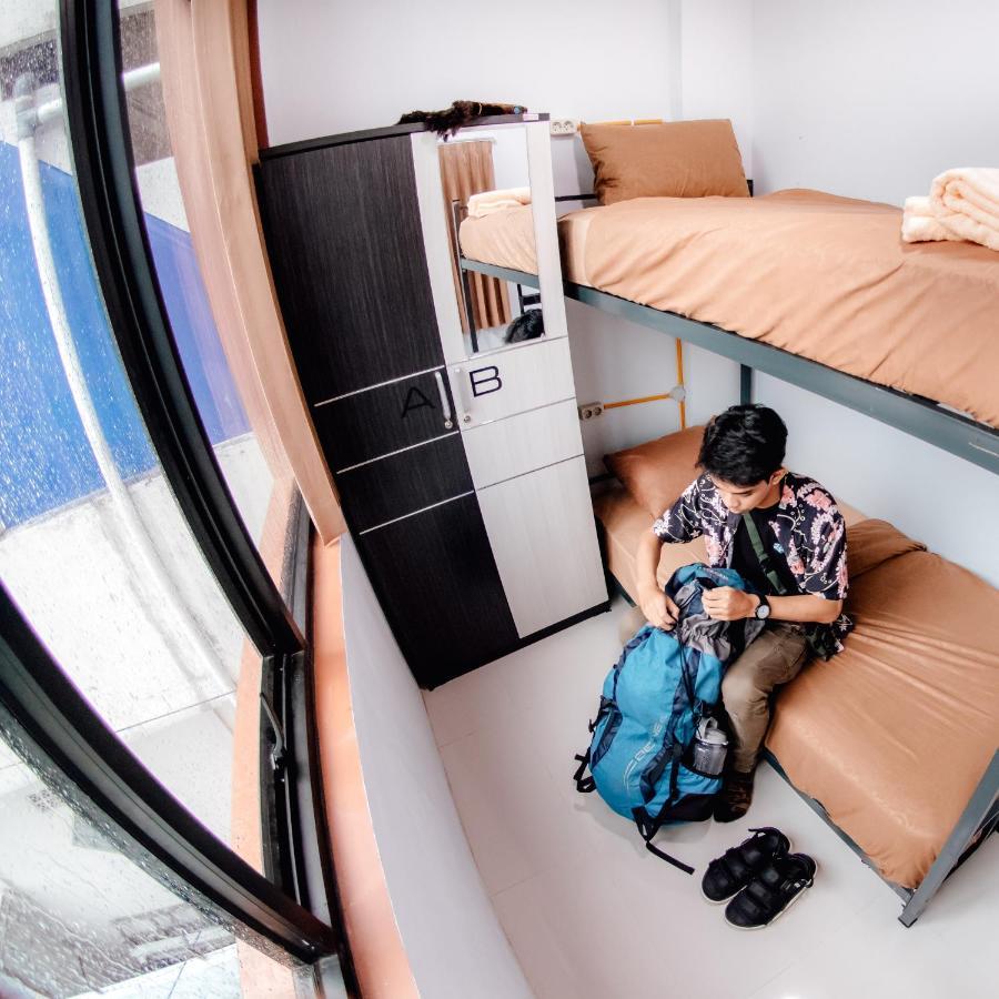 Aur Kuning Hostel Syariah บูกิตติงกี ภายนอก รูปภาพ