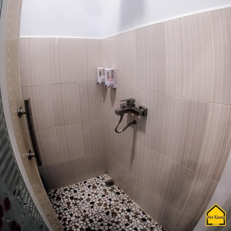 Aur Kuning Hostel Syariah บูกิตติงกี ภายนอก รูปภาพ