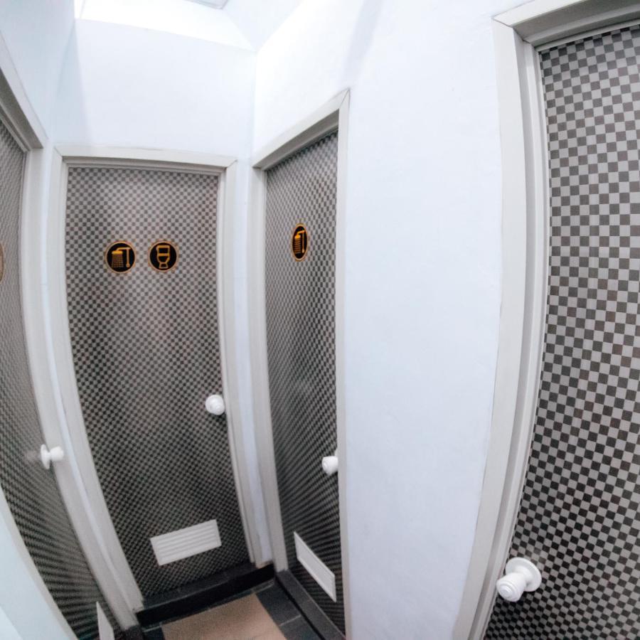 Aur Kuning Hostel Syariah บูกิตติงกี ภายนอก รูปภาพ