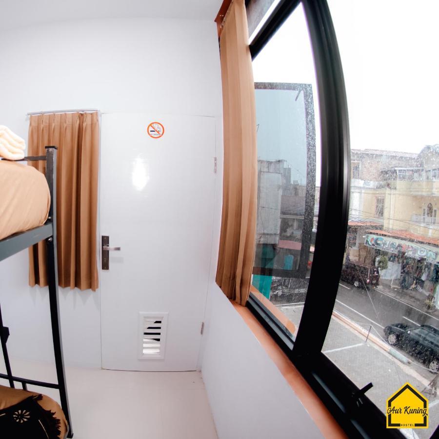 Aur Kuning Hostel Syariah บูกิตติงกี ภายนอก รูปภาพ