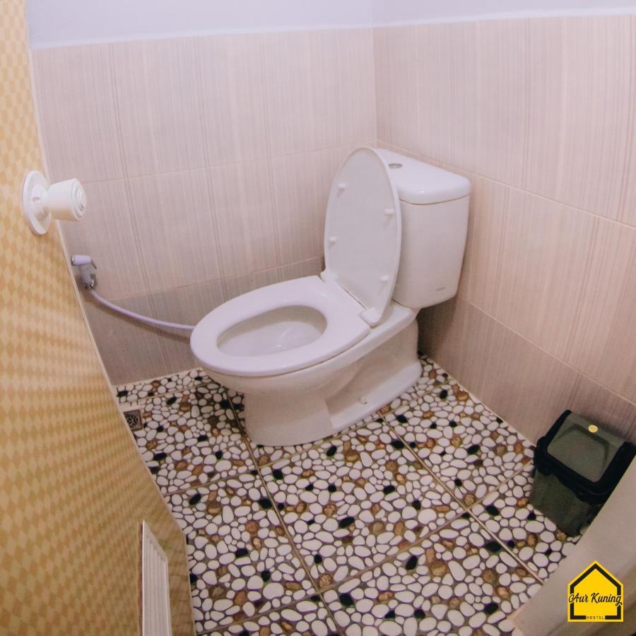 Aur Kuning Hostel Syariah บูกิตติงกี ภายนอก รูปภาพ