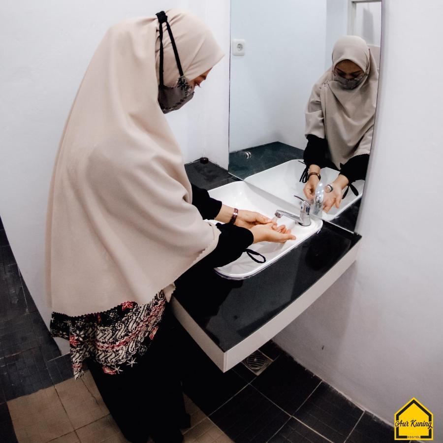Aur Kuning Hostel Syariah บูกิตติงกี ภายนอก รูปภาพ