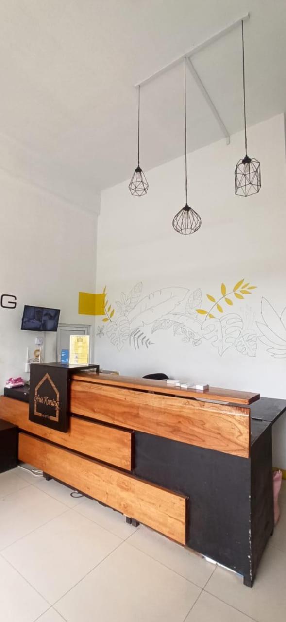 Aur Kuning Hostel Syariah บูกิตติงกี ภายนอก รูปภาพ