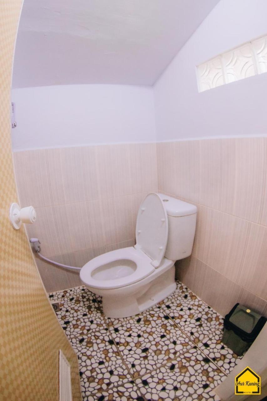 Aur Kuning Hostel Syariah บูกิตติงกี ภายนอก รูปภาพ